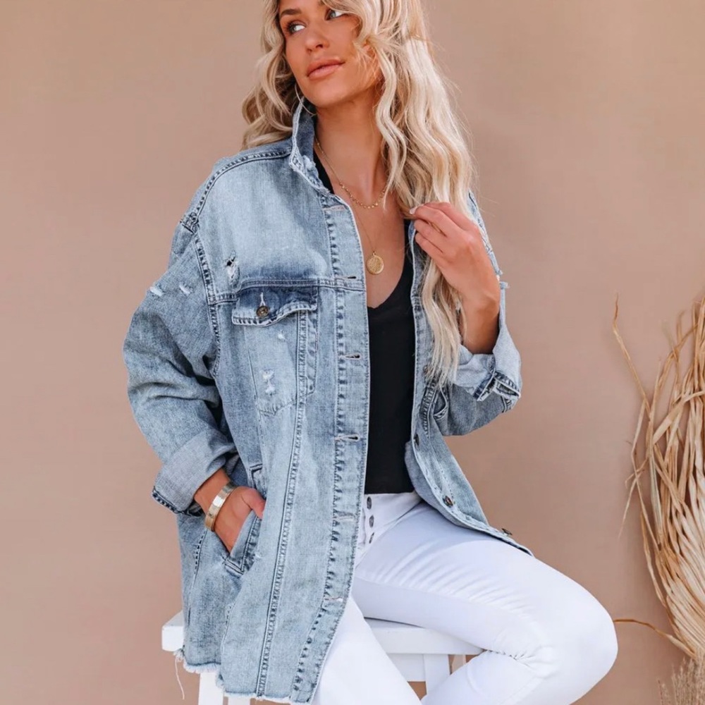 NEW VICI Layne Pocketed Distressed Denim Shacket Women’s Oversized Jean Jacket S